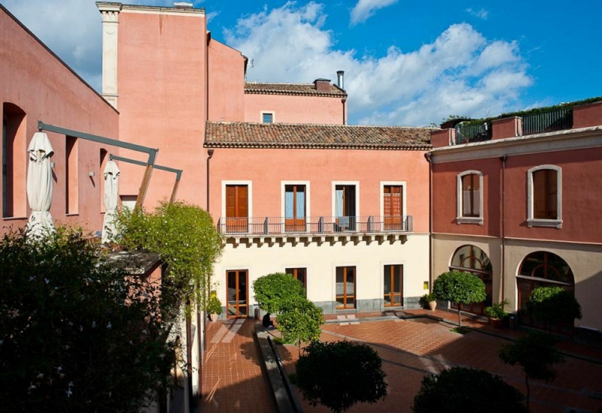 Camplus Guest Catania Exterior photo